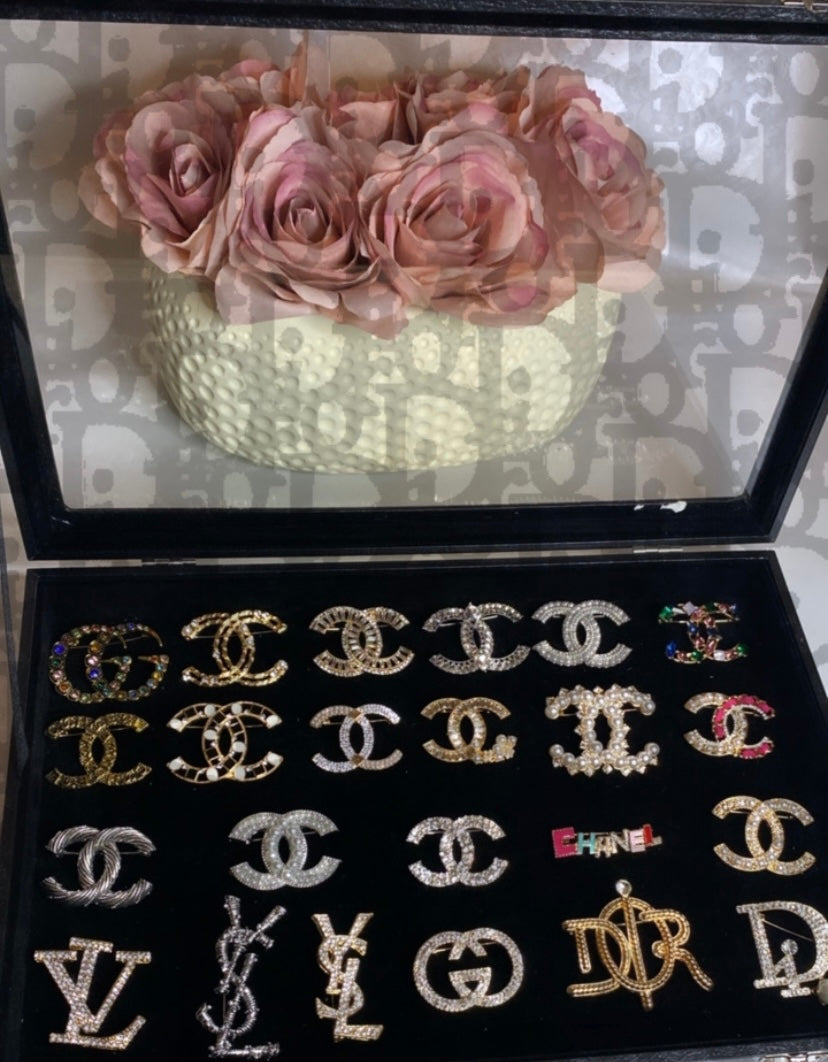 Brooches/Pins