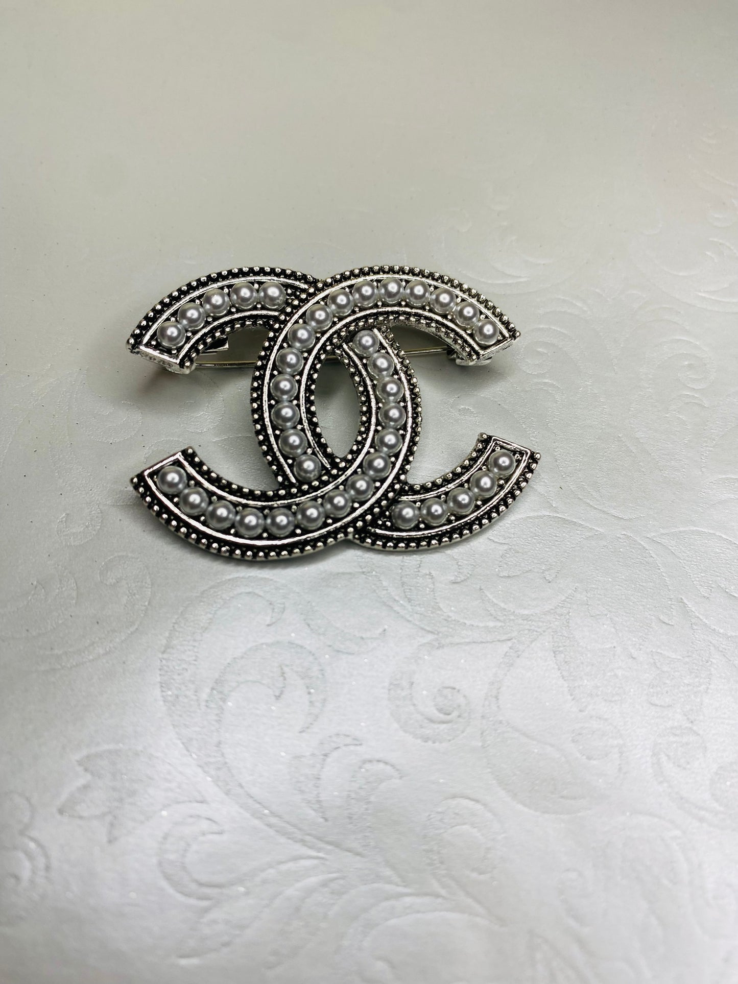 Brooches/Pins