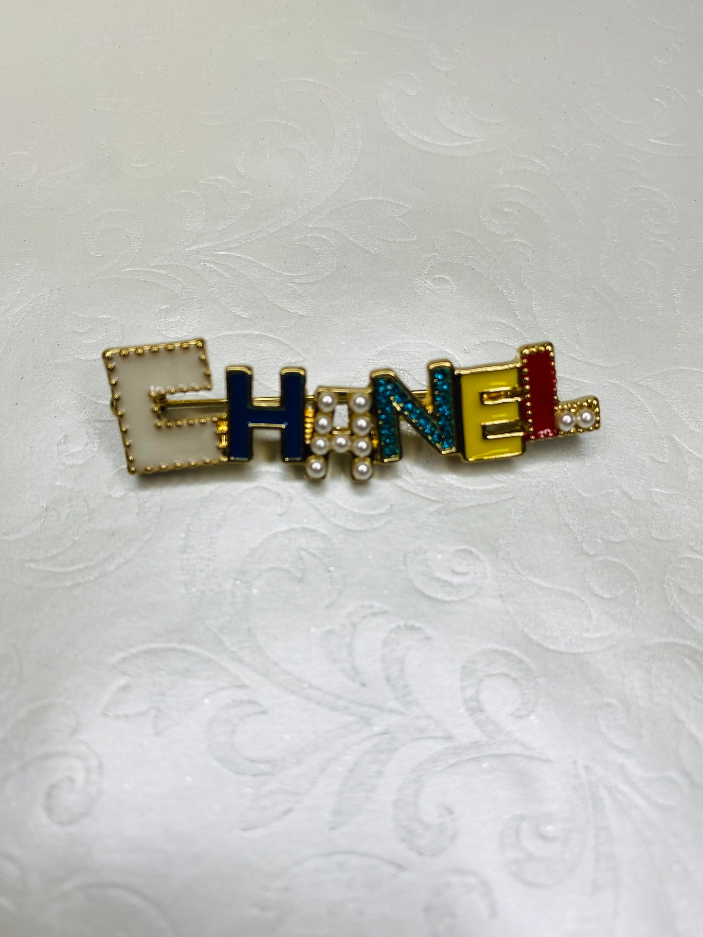 Brooches/Pins