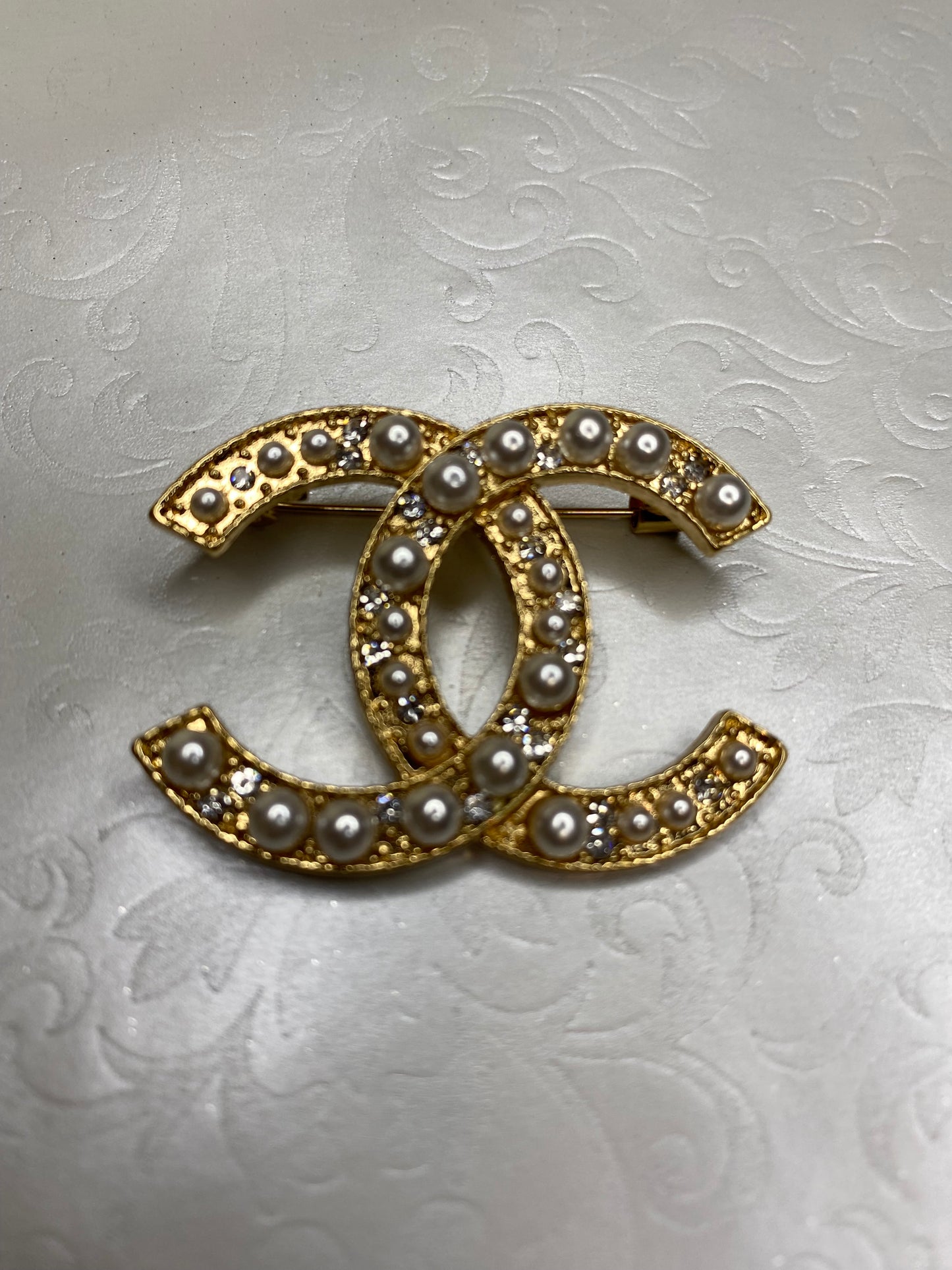 Brooches/Pins