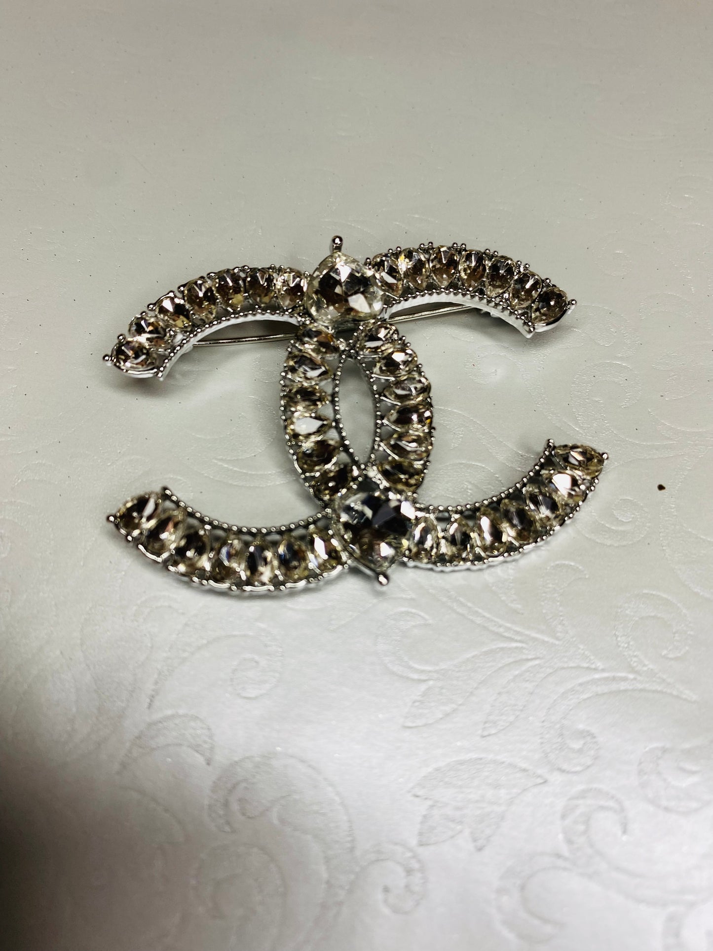 Brooches/Pins