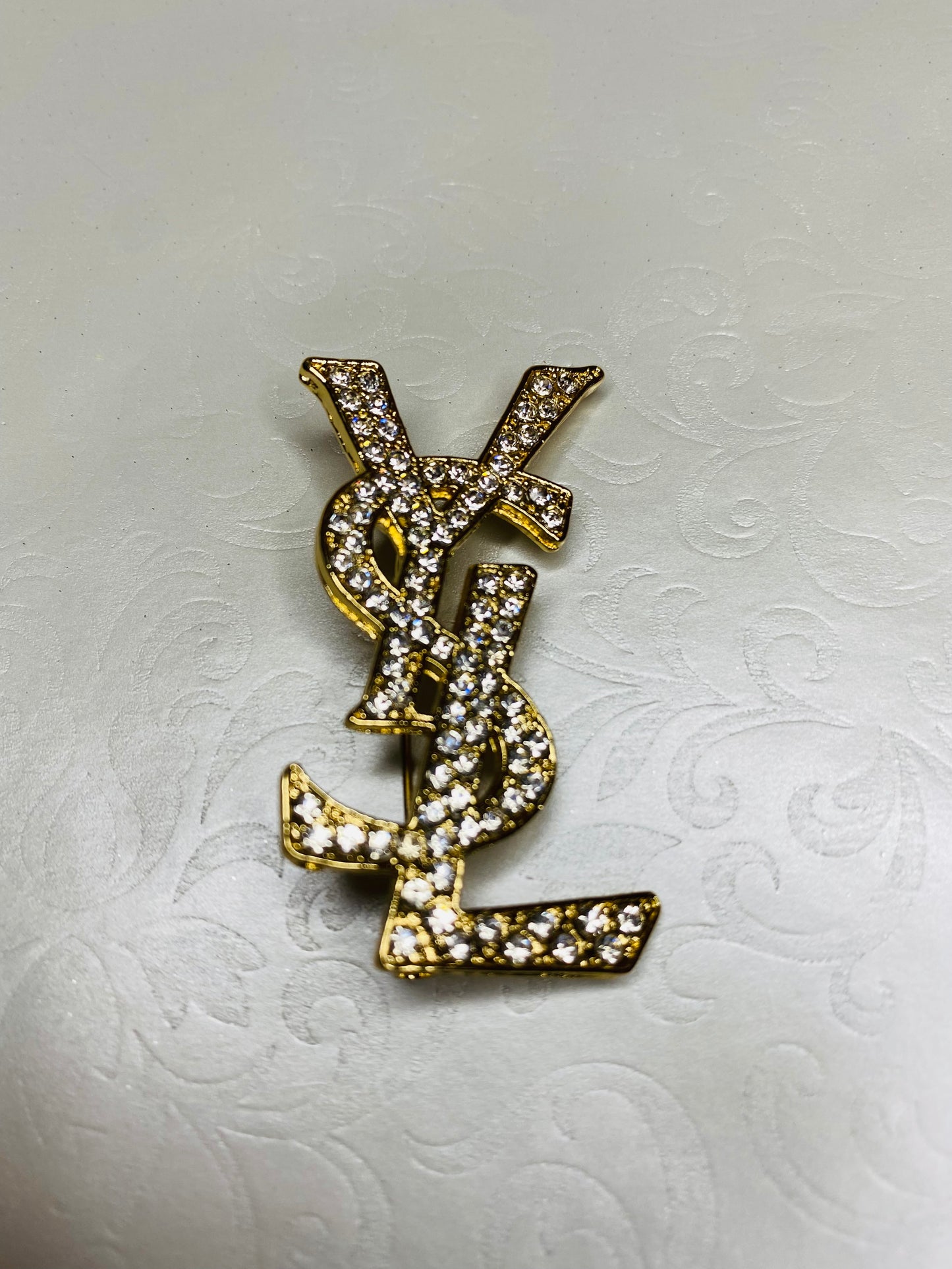 Brooches/Pins
