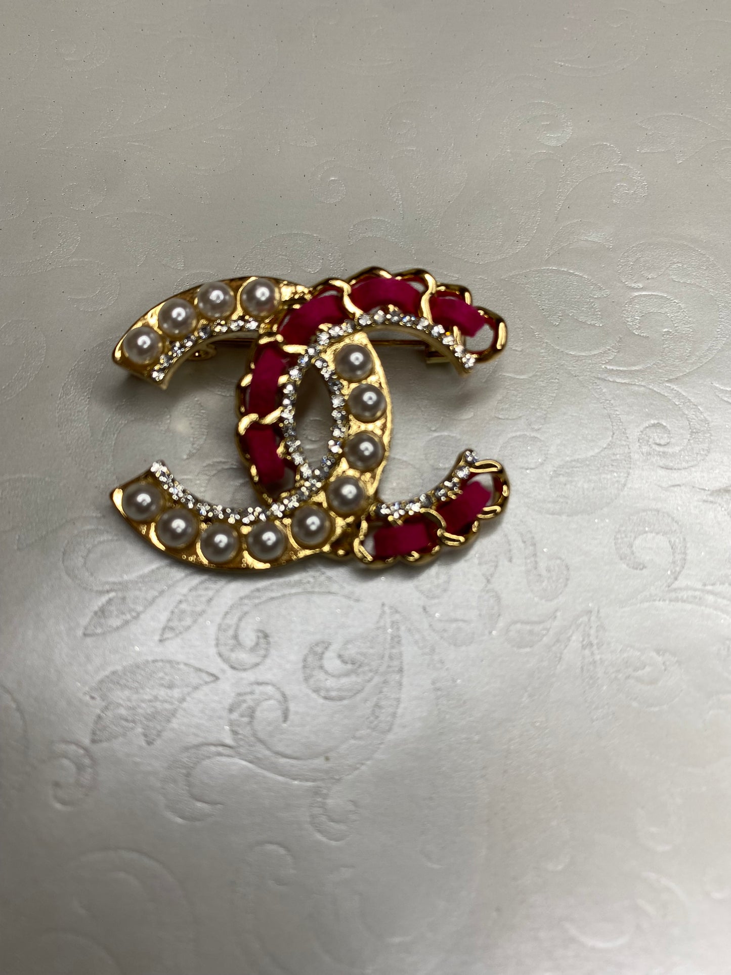 Brooches/Pins