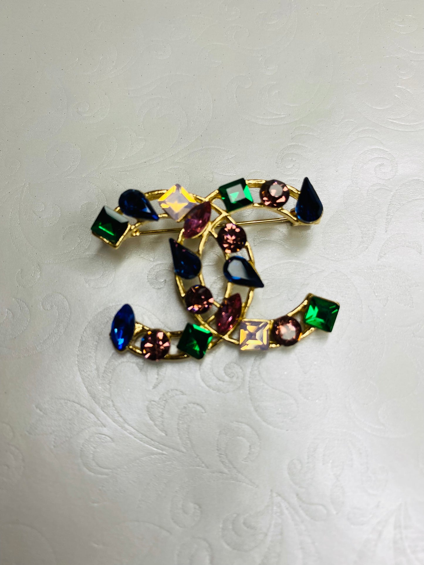 Brooches/Pins