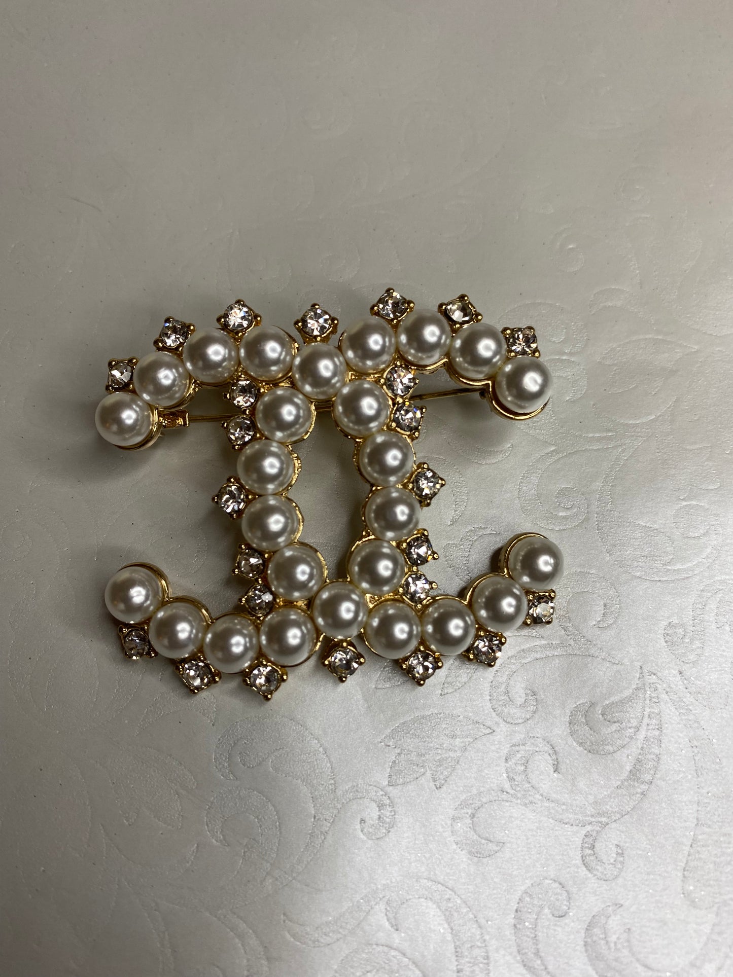 Brooches/Pins