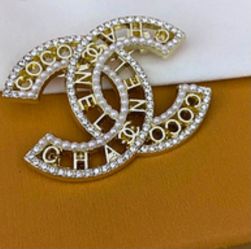 Brooches/Pins