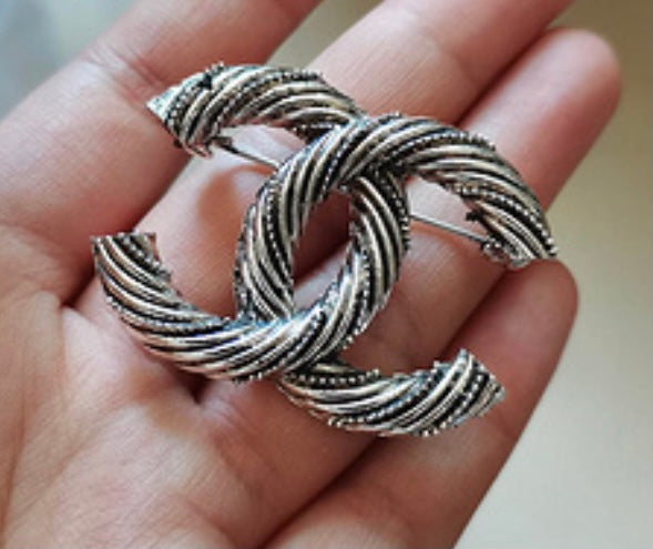 Brooches/Pins